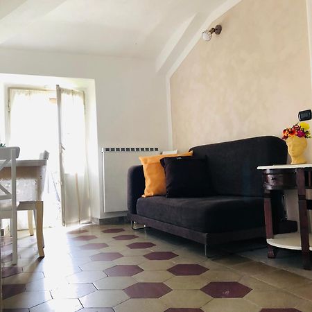 Casa Di Aristide Appartement Erba Buitenkant foto